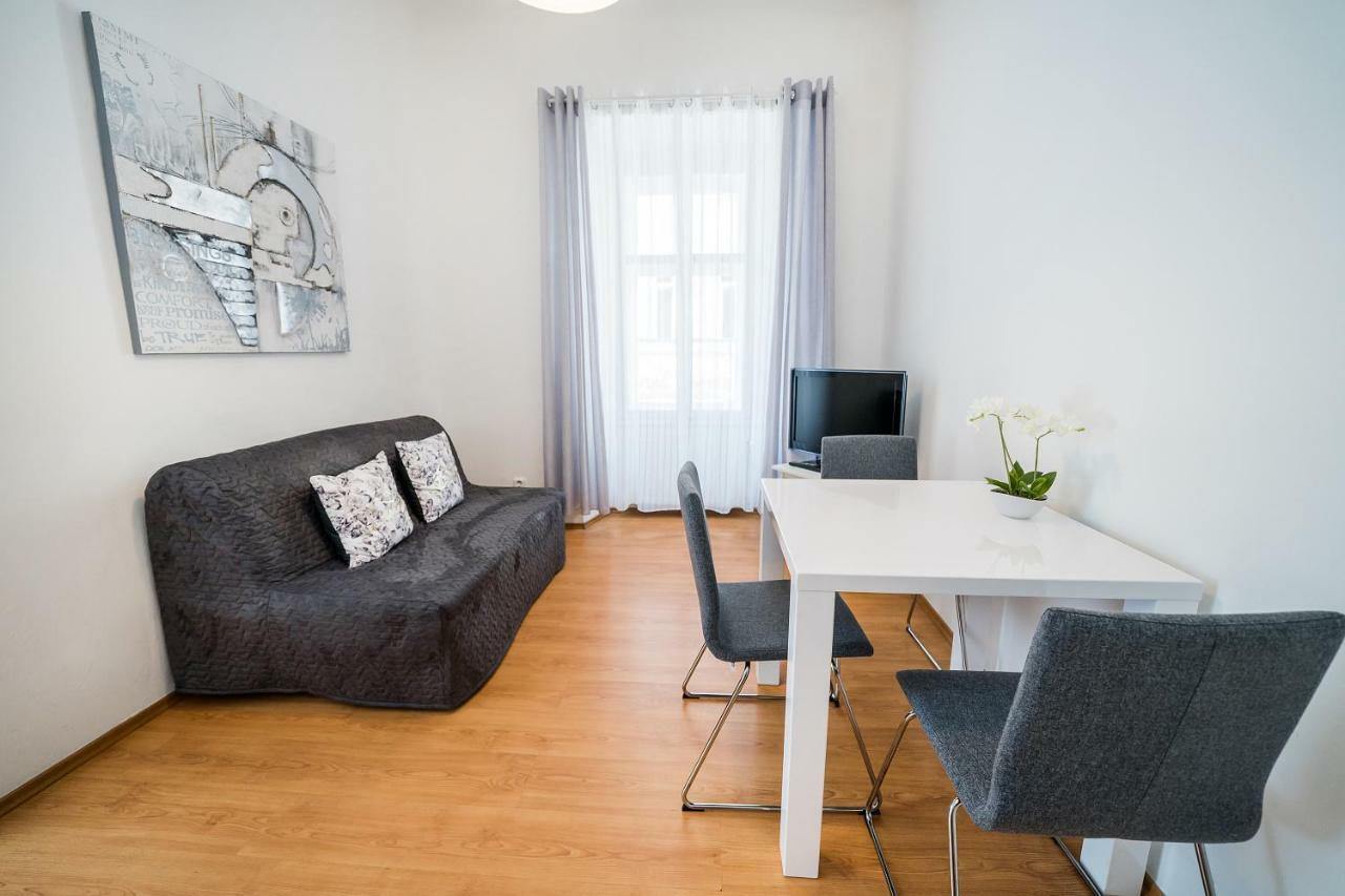 Apartments Pushkin Praag Buitenkant foto