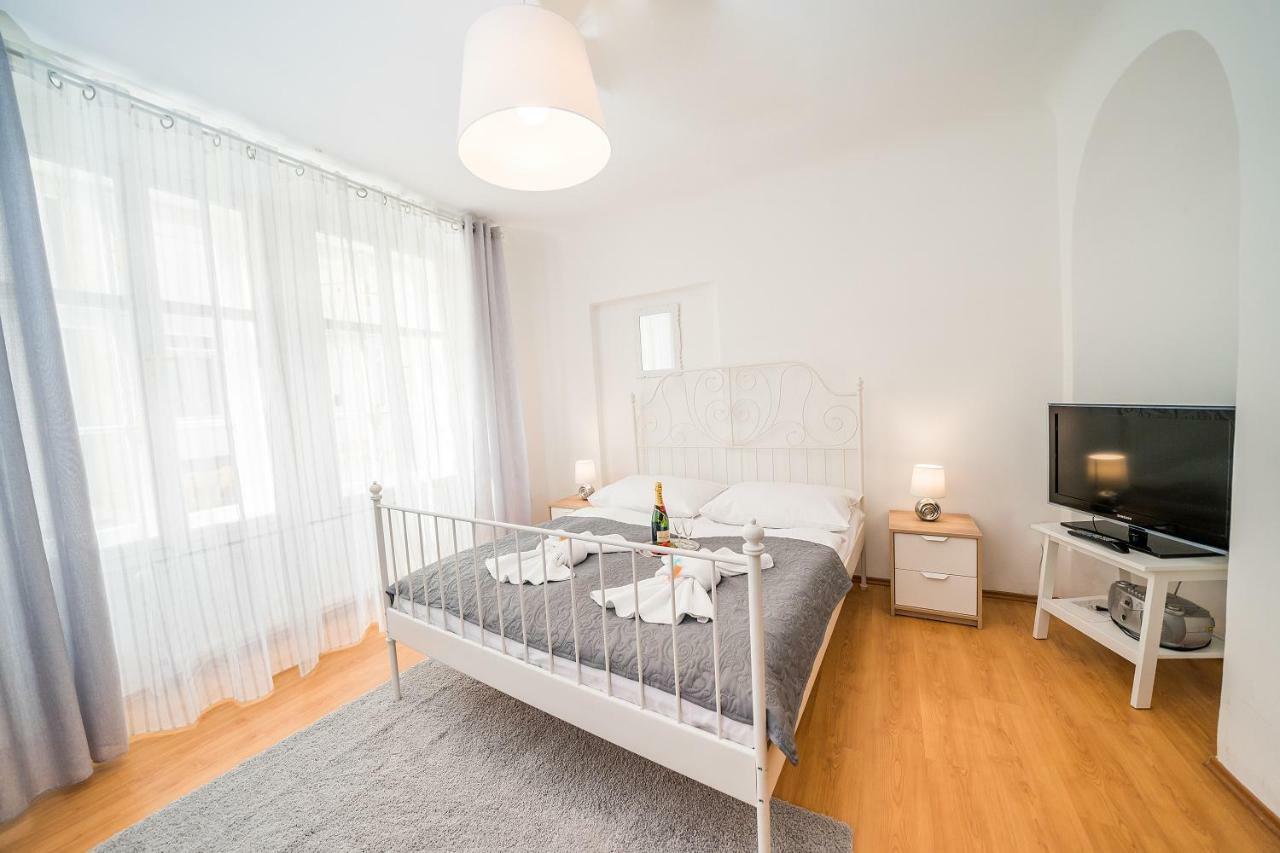 Apartments Pushkin Praag Buitenkant foto