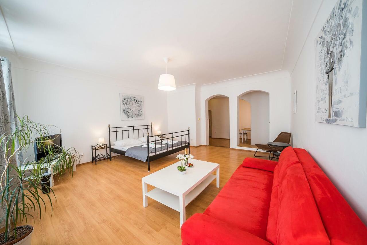 Apartments Pushkin Praag Buitenkant foto